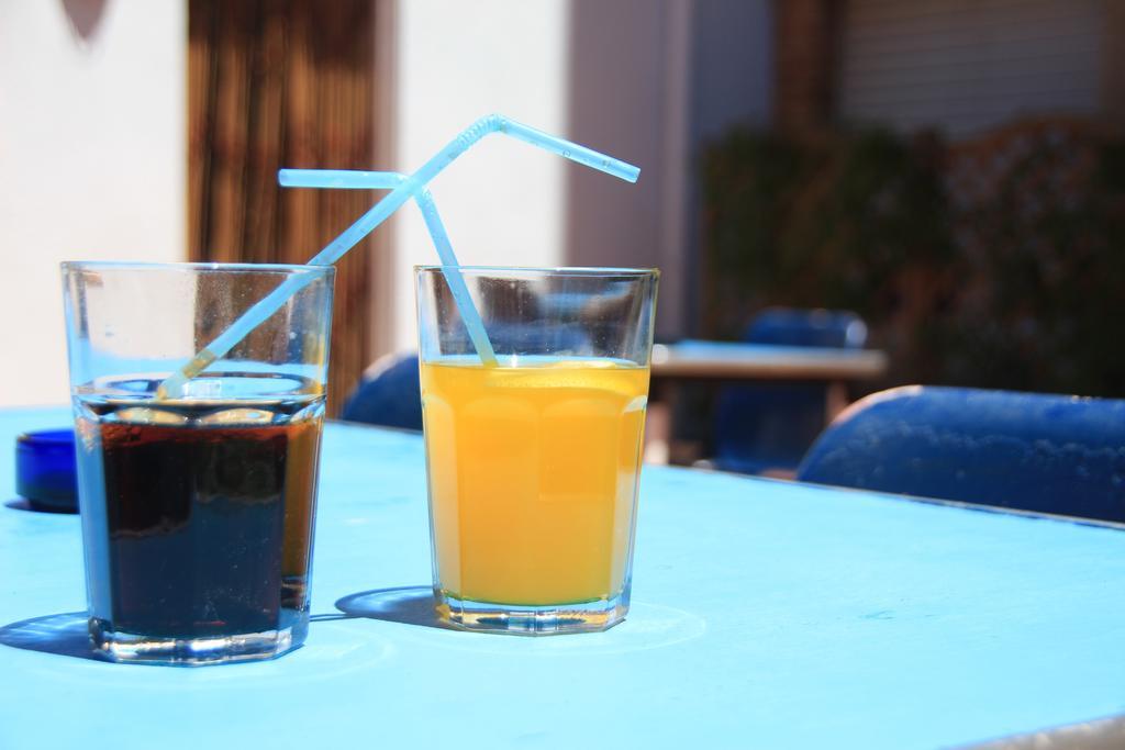 Hostal Portbou Eksteriør bilde