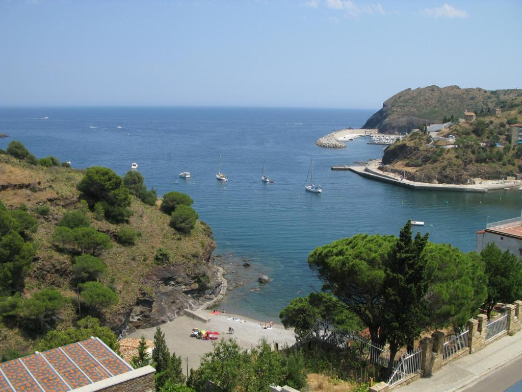 Hostal Portbou Eksteriør bilde