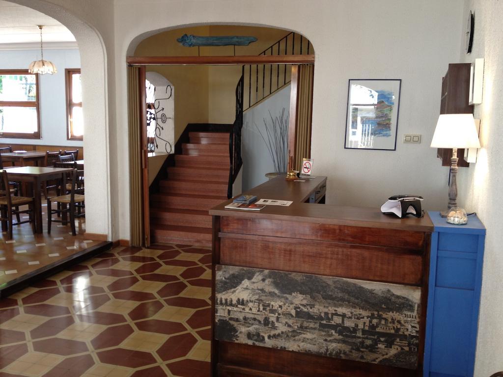 Hostal Portbou Eksteriør bilde