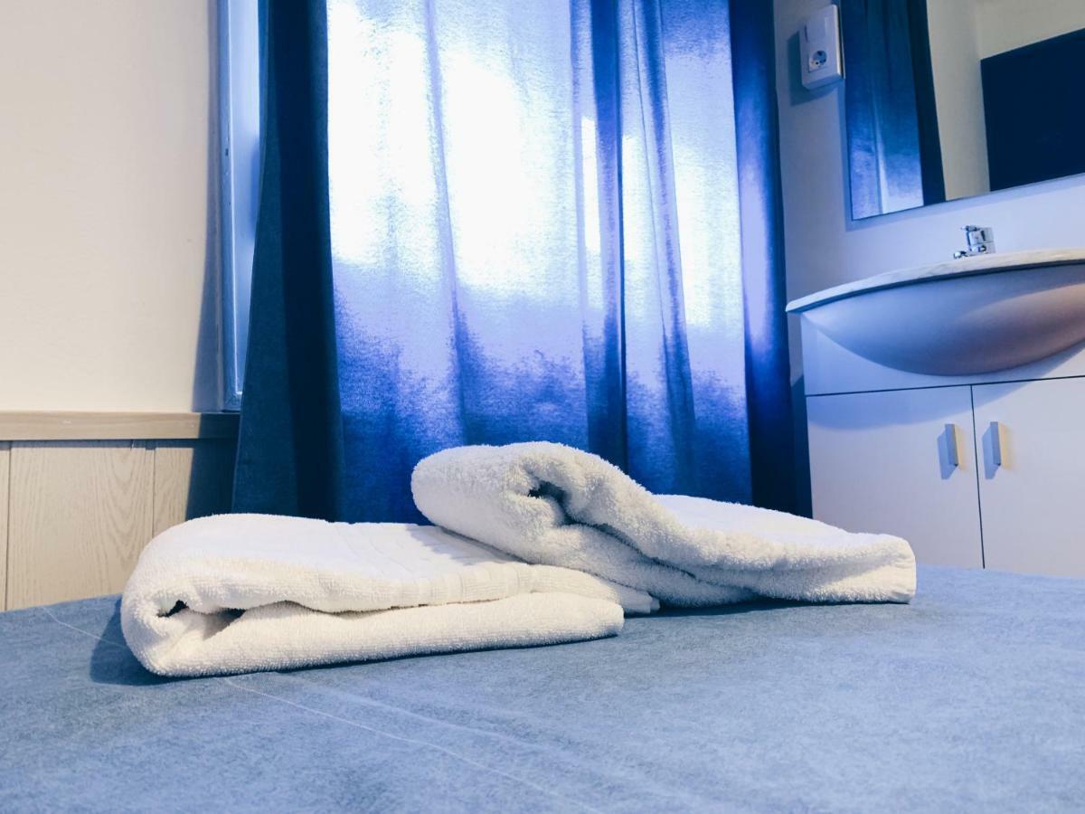 Hostal Portbou Eksteriør bilde