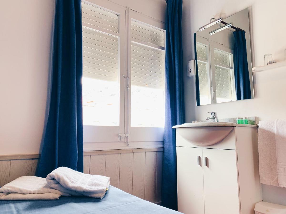 Hostal Portbou Eksteriør bilde