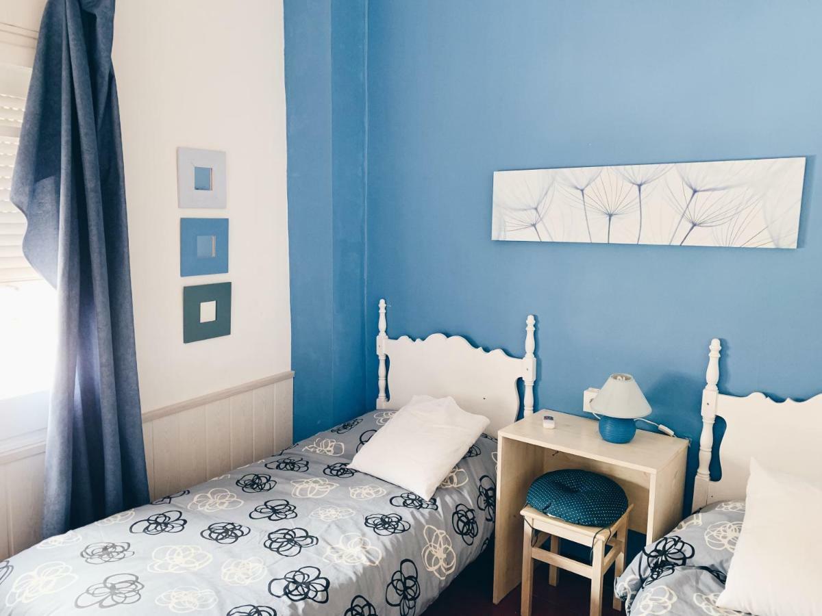 Hostal Portbou Eksteriør bilde