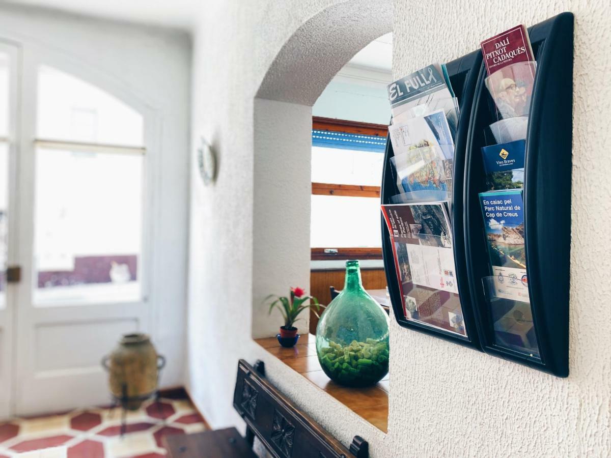 Hostal Portbou Eksteriør bilde