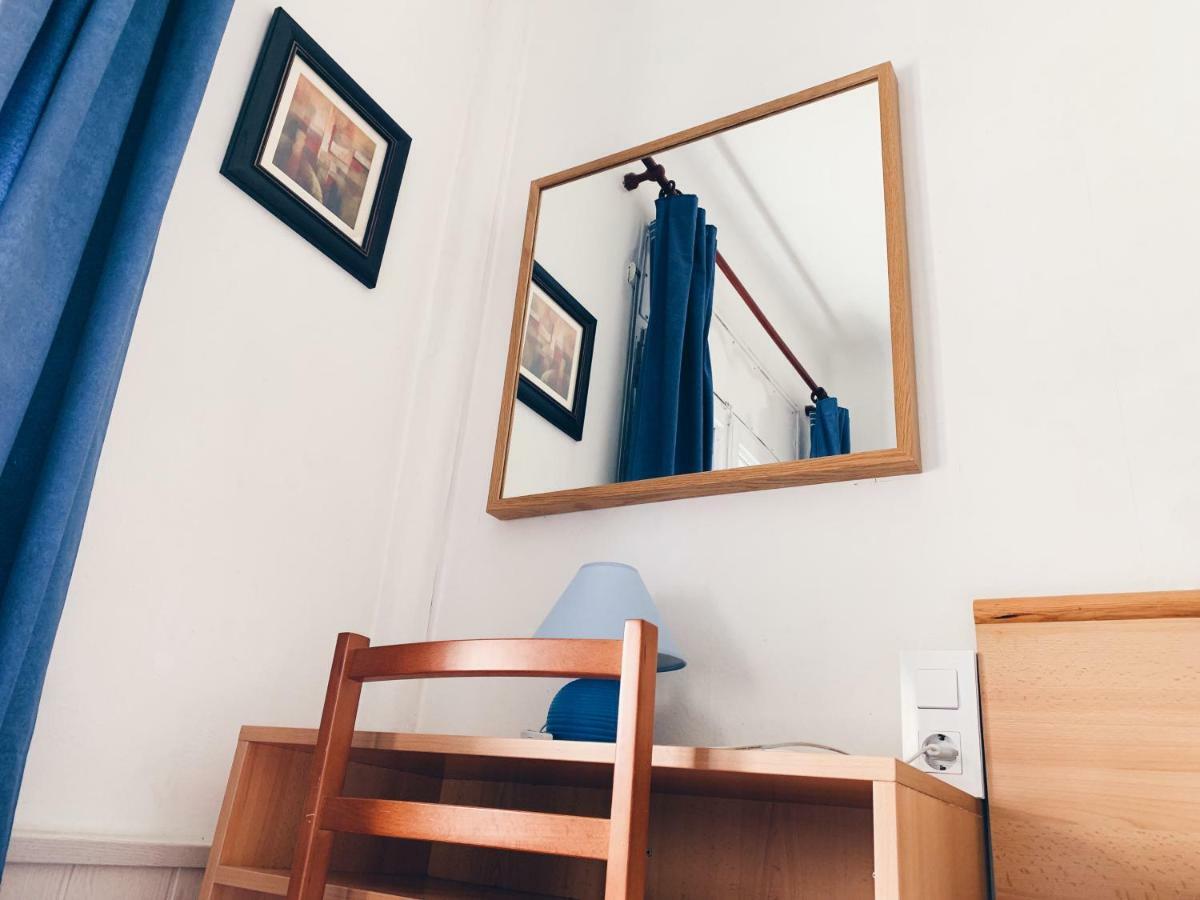 Hostal Portbou Eksteriør bilde