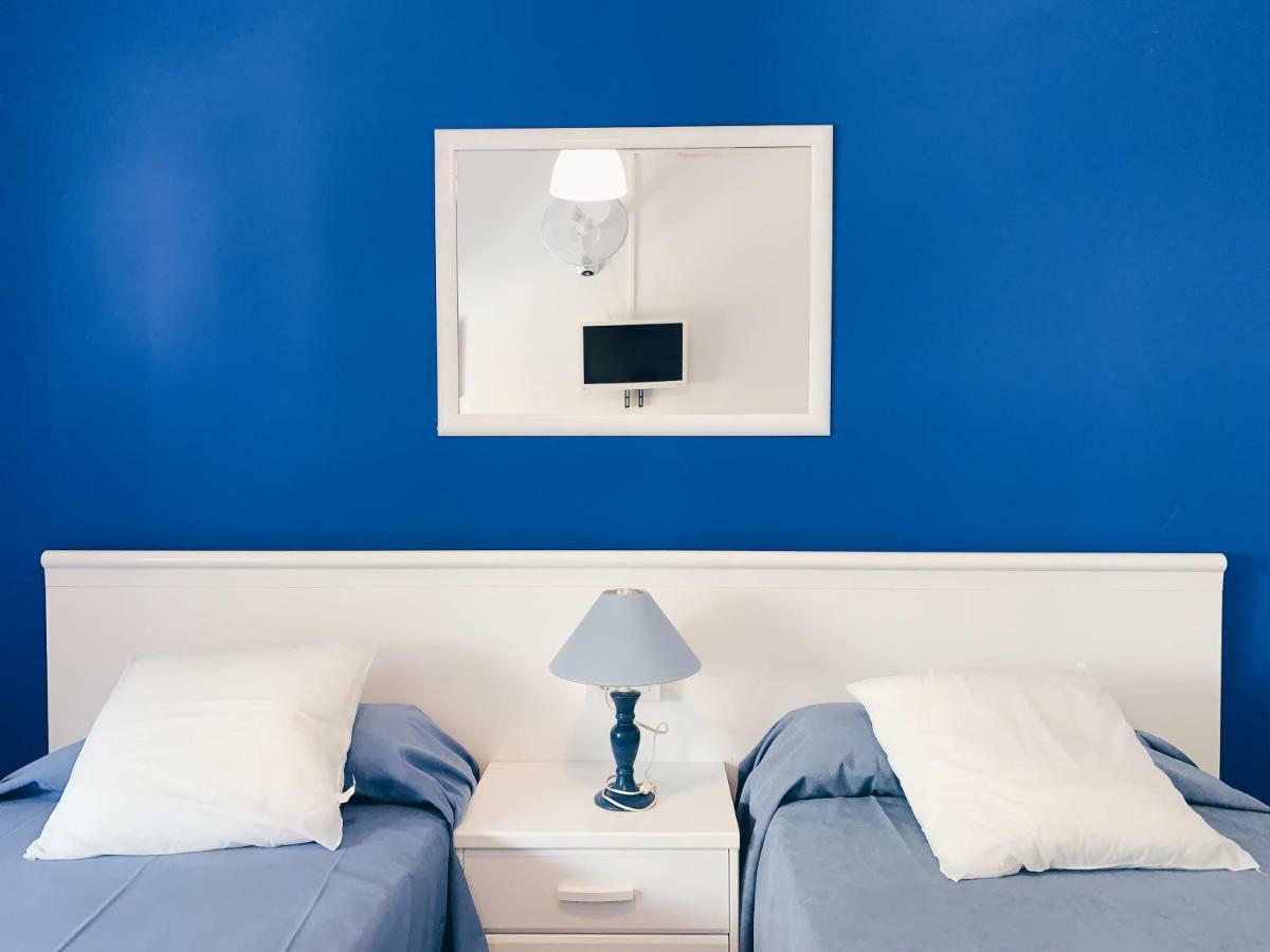 Hostal Portbou Eksteriør bilde